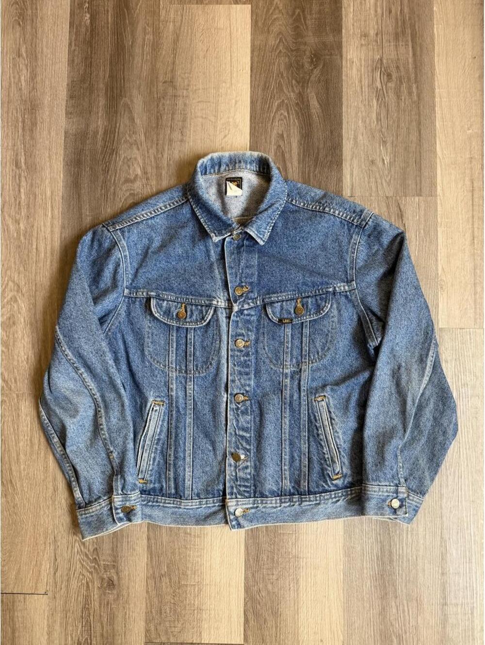 Vintage women’s Lee blue denim jacket size L #denim